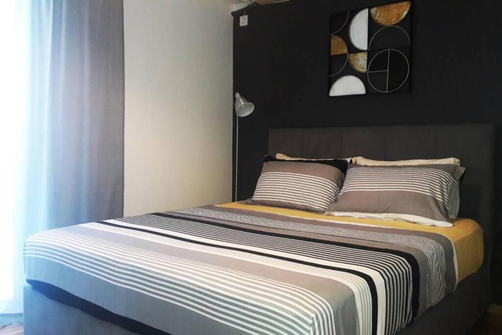 Apartamento Elegant & Charming Apt. In The Hilton Area Atenas Exterior foto